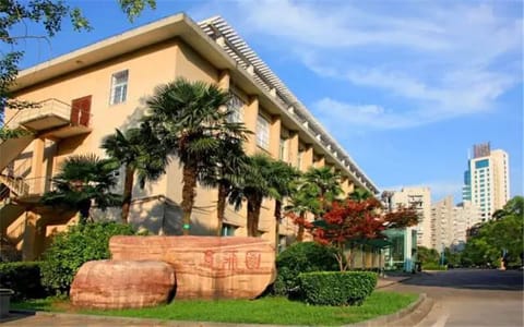 空军预警学院·尊师园