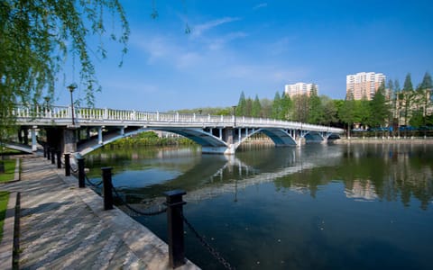 中国地质大学(武汉)·红军桥