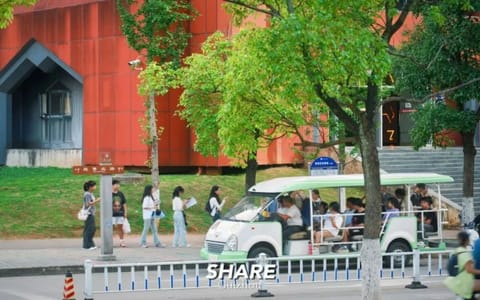 贵州大学·校车