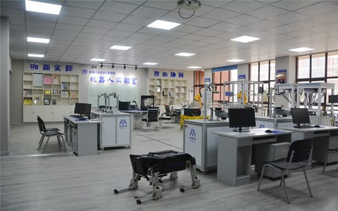 马鞍山学院·机器人实验室