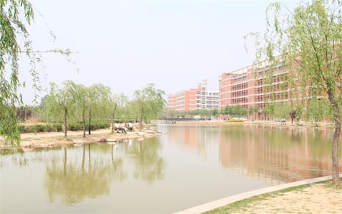 新乡学院·湖景2