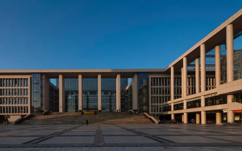 广州大学主图·学校正门