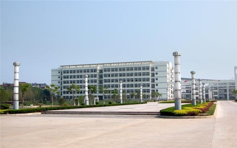 安徽工业大学·教学楼广场
