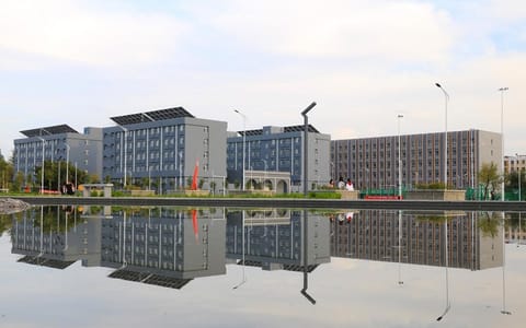 伊犁师范大学·校园风光4