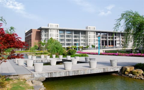衢州学院·校园一角