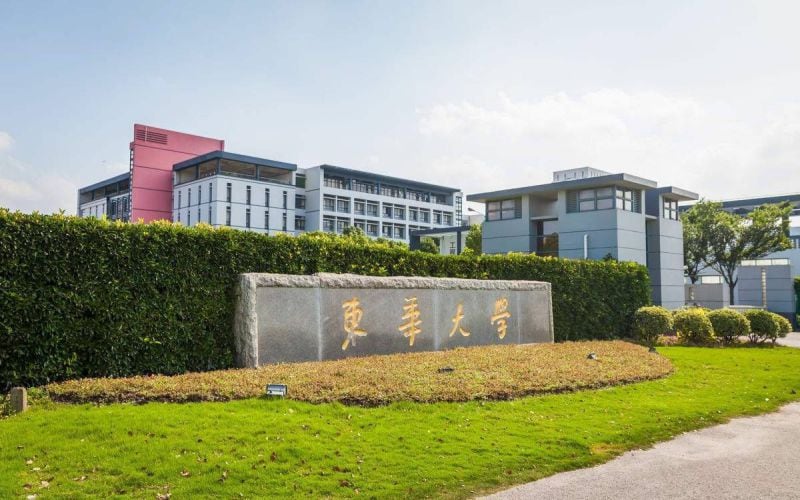东华大学主图·校门