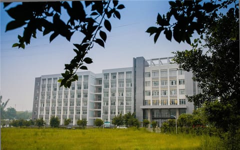 重庆工商大学派斯学院·实验大楼