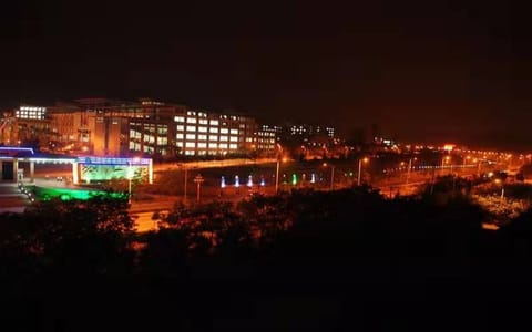 辽宁科技大学·夜色朦胧