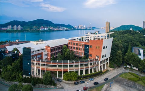 湖北理工学院·湖北理工学院艺术楼全景航拍