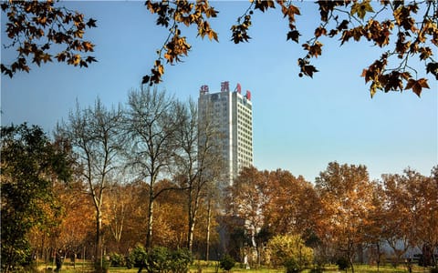 西安建筑科技大学华清学院·校园风光2