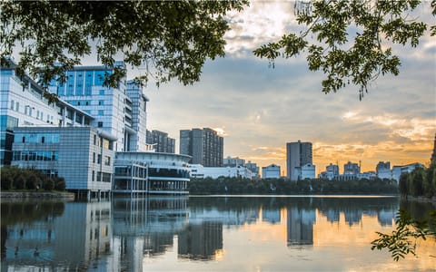 湖北工程学院·春晖湖