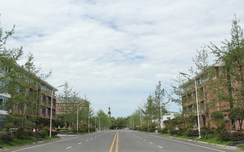 成都轻工职业技术大学·成都纺织高等专科学校5