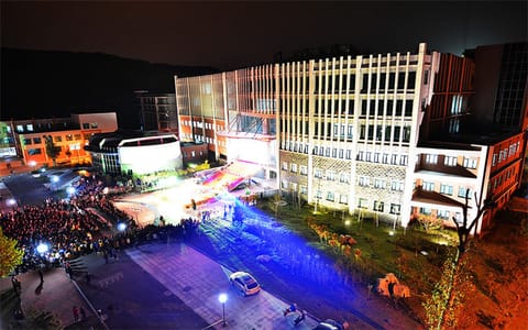 烟台科技学院·泉院夜景
