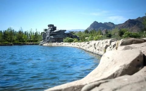 内蒙古医科大学·湖畔