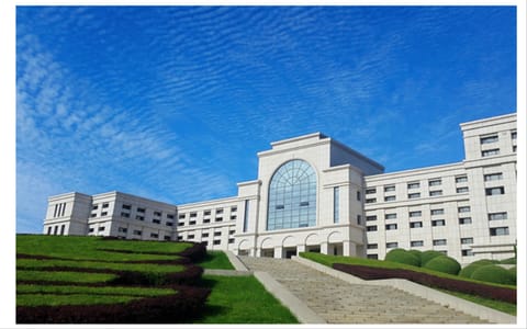 大连大学·图书馆侧面