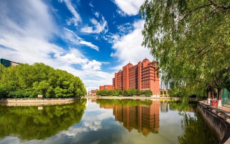 内蒙古大学主图·校园风光