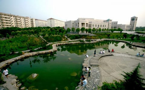 西安科技大学·校内湖