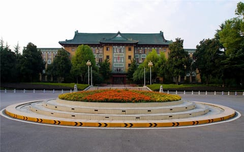 武汉体育学院·行政楼