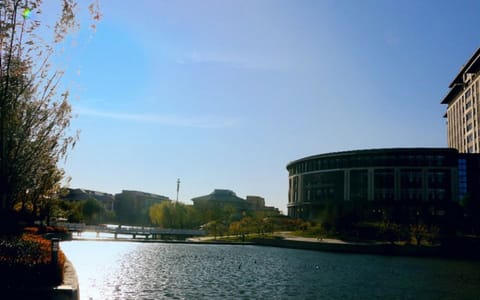 山西中医药大学·水天一色