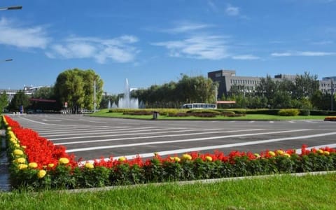 吕梁学院·校门