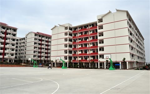 广西中医药大学赛恩斯新医药学院·篮球场