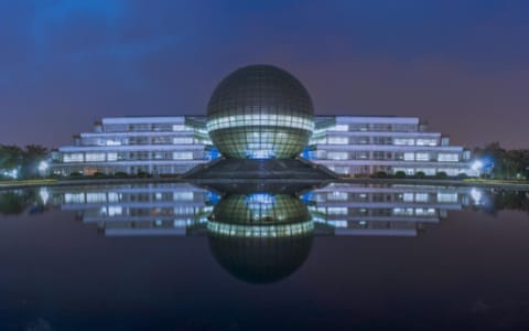 南京财经大学·夜影