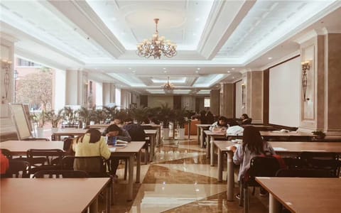 重庆财经学院·图书馆阅读区