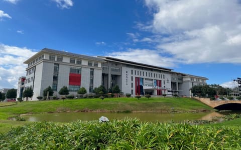 昆明城市学院·杨林图书馆