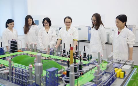 珠海科技学院·吉林大学珠海学院化工与新能源材料学院实验