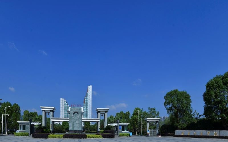 福建江夏学院（福州市闽侯县）主图·校门