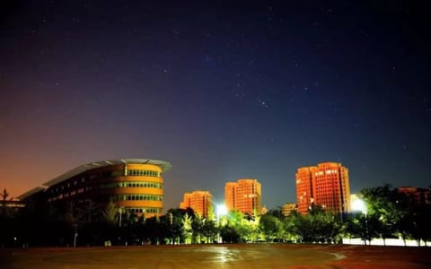 大连外国语大学·夜景