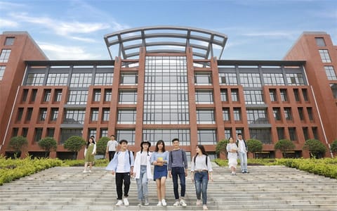 湖北商贸学院(武汉)▲·教学楼