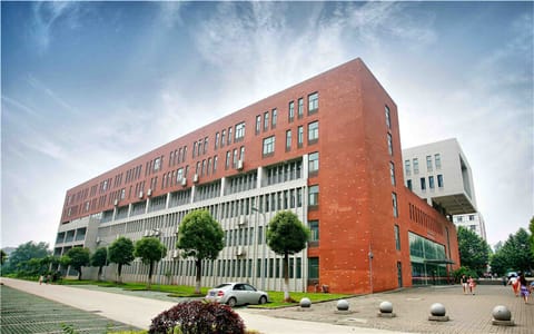 武汉城市学院·实训中心