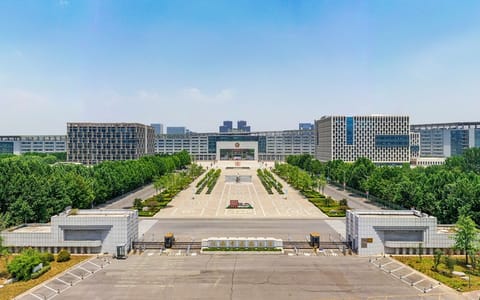 河南中医药大学·大门