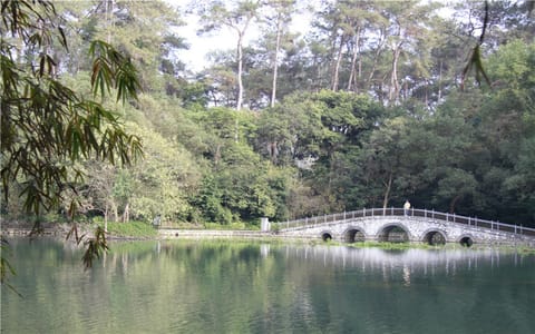 广西民族大学·白石桥