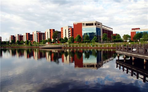新余学院·校园湖景