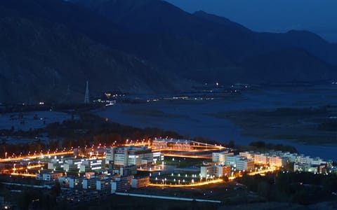 西藏大学·新校区夜景