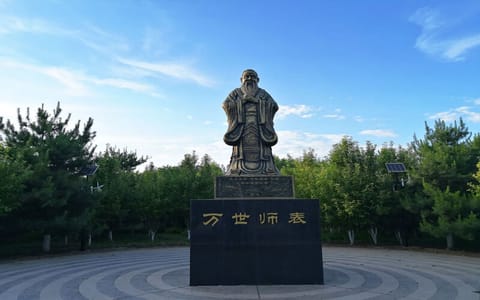 河北北方学院·孔子像