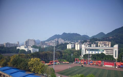 重庆工商大学·春天里