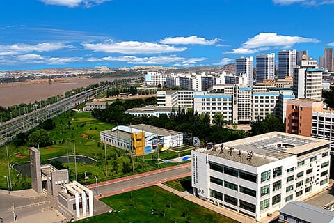 甘肃农业大学·学校南大门全景