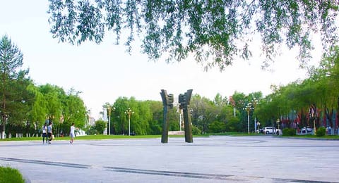 黑龙江工业学院·书海广场