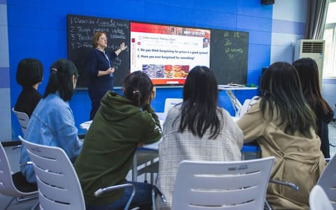 重庆人文科技学院·外教