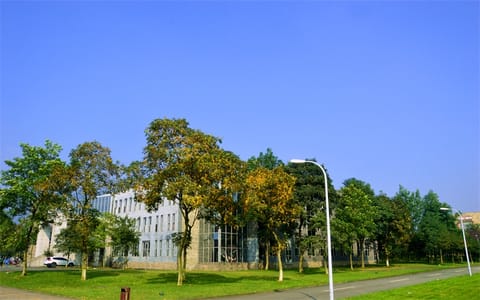成都东软学院·校园风景1
