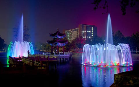 保定理工学院·泉涌亭楼