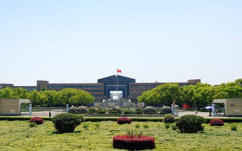 宁波大学·正门风光