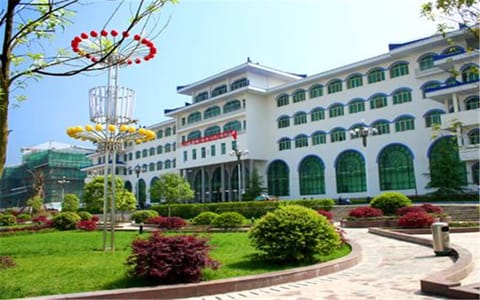 湖北民族大学·校园一角2