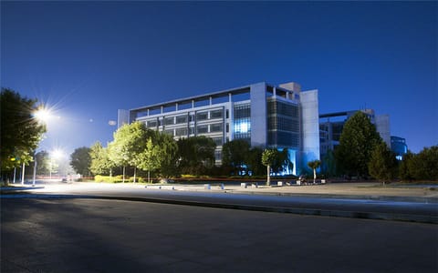 齐鲁工业大学·沉稳实验楼