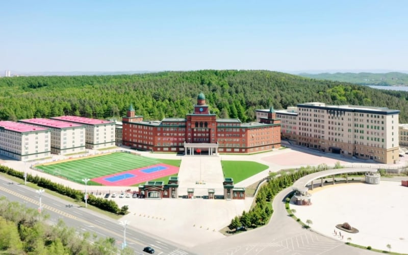 黑龙江工程学院昆仑旅游学院主图·校园风光