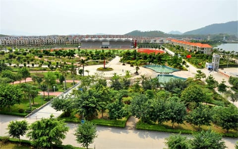 广东理工学院·科技广场一角