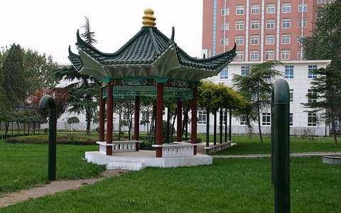 河北医科大学·凉亭